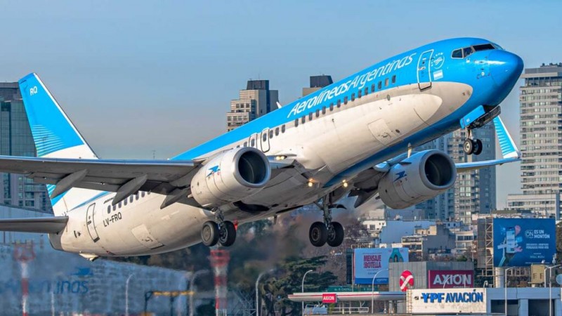 Aerolíneas Argentinas presentó su oferta de verano con nuevas rutas y récord de vuelos a Brasil